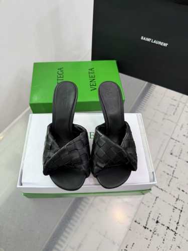 Bottega Venetabv Blink系列纽结编织饰带高跟凉拖鞋 Ins 小红书巨多网红明星上身 真的太美了高级穿着又仙女 简约时髦又有设计感而且非常非常