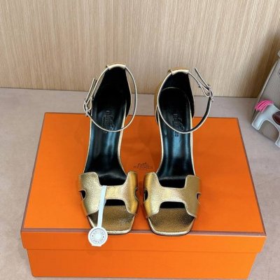 10.5Cm组图 空面出厂价p Hermes 爱马仕 Joy 105高跟凉鞋 时尚又百搭 搭配H鞋头 超级舒服 每个细节都做到极致 搭配同色调标志性纯鞋扣 设计