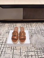 代购级 Dior 迪奥 25Ss 春夏新款 凉鞋 经典L设计可谓是这两年主打系列 无论包包鞋子还是是衣服都非常的热门 专柜同步 发货包装 原版定制 各方面细节非