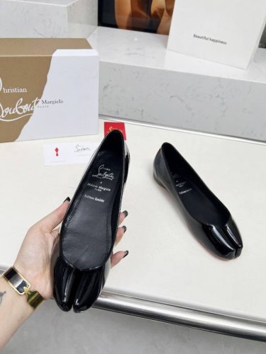 工厂P价 女装女鞋 运动原单 Cl X Maison Margiel联名 隐形增高2Cm 最新款分趾单鞋 原版1:1开模，历经九九八十二天楦头的调试，终于出大货