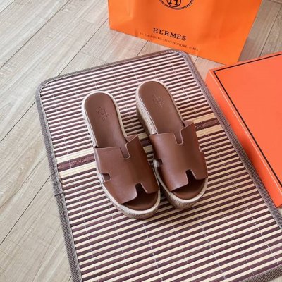 橙子出厂价p hermes 爱马仕24Ss早春新品 防水台坡跟厚底凉拖鞋 H型凉鞋 经典靴型+英伦拼色设计 经典耐看 原版倒模楦型 极致1:1形体 进口高端织针