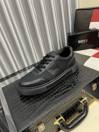 出厂价pp： Boos 男鞋休闲鞋原单品质鞋面采用进口小牛皮，超透气舒适内里做工精细，高端大气。有时尚典范造型。发泡透明耐磨大底，穿着舒适，值得拥有。码数：38