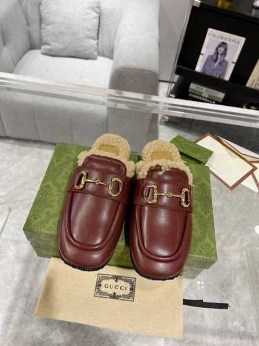羊羔毛款Gucci 马衔扣穆勒鞋 顶级版 购买两双原版拆皮拆骨一比一还原，所有细节 材质 舒适度 全部跟原版一样了 复刻度98%。码数：35-41 41定做不退