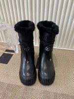 louis vuitton 路易威登 1:1刻复 各大明星网红走秀款， 上脚舒适 搭配路易威登标识压纹皮革标签和耐磨皮革外底。 码数35-40