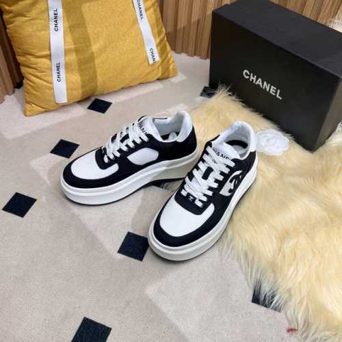 chanel香奈儿熊猫鞋！2025专柜顶级休闲款运动鞋 p 这款经典设计；鞋面多种工艺电绣的风格；大底却时尚运动；不平凡的拥入了多种配色元素 多元化混搭非常好看