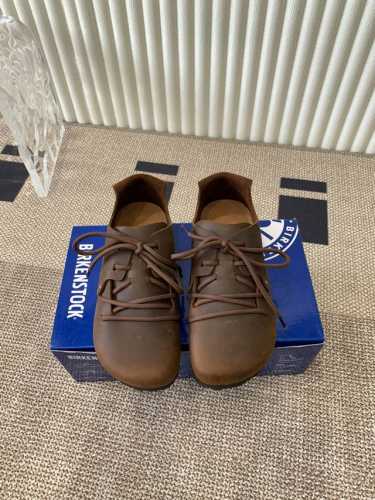 Birkenstock 博肯 真软木潮流时尚 系带 休闲鞋 人体工程学设计符合脚形的脚床，软木材质穿着超级轻便舒适，楦形线条优美，做工精致，长时间穿着不累脚。略