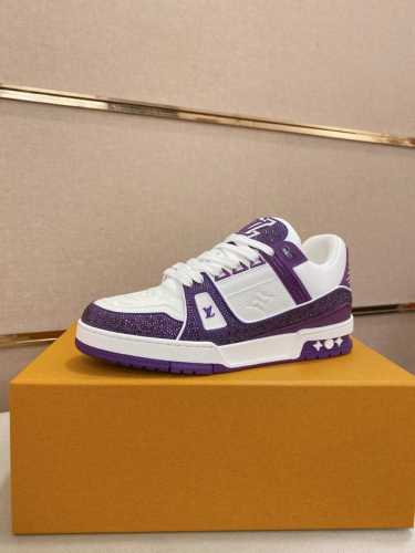 工厂P价P： L 奢品 Trainer情侣款运动鞋 限量烫钻版出货，进口捷克钻镶嵌鞋面闪烁耀目光芒，需七小时匠心制作方可成就经典。实物真的超闪，以男装艺术总监V