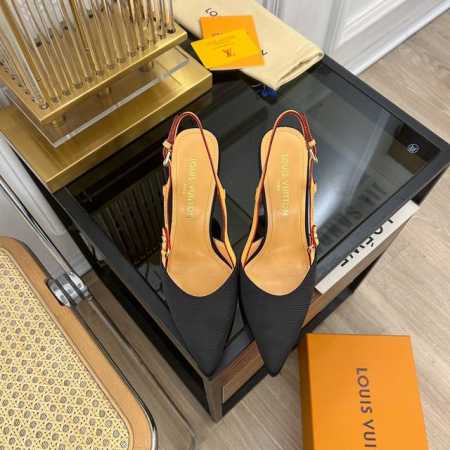 Louis Vuitton 路易威登 2024 L家2024春夏新品 专柜主打爆款尖头高跟凉鞋系列 鞋面：真丝 压纹 内里：羊皮 大底：意大利进口真皮大底 跟高 - 点击图像关闭