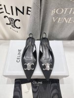 高版本出厂 Celine 赛琳25Ss 早春最美黑银尖头平底鞋小凉鞋～ 思琳标志性的五金扣高级优雅 上脚显瘦得来超有气质～百搭日常着用都是一绝的单品！小平跟轻松