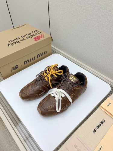 出厂磨砂皮420皮面430 高版本 Miumiu X New Balance 联名款Nb运动鞋 Miu Miu 缪缪大秀上爆出的这双与New Balance