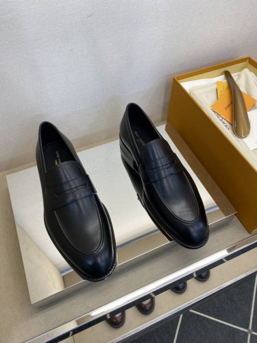 L家 顶级 -Size 39-44 38.45订制不退不换 lv原单高品质时尚正装皮底 经典款小皮鞋型 货 顶级手工艺 意大利全面进口原皮料小牛漆面牛皮 超强质