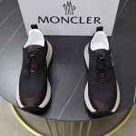 出厂价Pp： Moncler 盟可睐 蒙口 -鞋面：品牌布匹拼接皮料车 -内里：舒适透气 -大底：原版轻便柔软耐磨大底 -超高品控 做工精细：凸显 高端 贵气