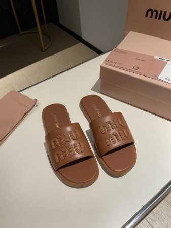 出厂价Pp皮的330皮皮草310缪缪早春款，升级工艺打造精品，经典时尚款 对脚型没那么纤瘦，对高脚背的妹子更友好了鞋面：进口意大利皮皮草，内里：山羊皮，大底：意 - 点击图像关闭