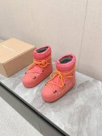 INUIKII潮牌秋冬秀款羽绒靴滑雪鞋 这款滑雪鞋今年非常爆，色彩搭配非常时尚 超酷个性非常强！潮派炸街！各大网红明星同款！冬季滑雪必备爆款 面料：进口防水羽绒