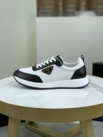 工厂价 顶级版本 原单 Prada 普拉达新款经典休闲运动鞋 原版购入开发 做货 普拉达家男士经典系列 科技透气面料搭配牛皮 休闲运动鞋 休闲之履运动老爹鞋结合