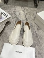 The Row 经典款芭蕾舞鞋 肯豆同款，简约到极致，但品味和调性拉满 原版材质和工艺，大厂出品 码数：35-39 40 41定做 配原版包装