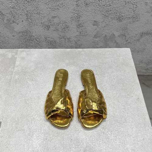 bottega Venet* 最新最经典猫跟凉鞋！扭结编织饰带 Ins&小红书巨多网红明星上身！上脚超性感！真的太美了！这款编织的鞋面超有高级感！高级穿着又仙女