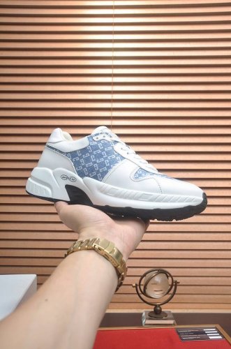 出厂价P Givenchy.纪梵希 专柜同步发售鞋面：意大利进口品牌印花布匹 尽显奢华，透气网布内里加上双层组合，脚感舒适，鞋底：原厂特供橡胶发泡大底，轻便，舒