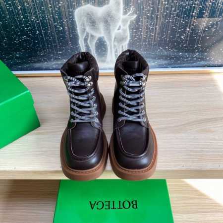 出厂 穿线工艺 高版本 登山靴 BOTTEGA VENET* 对标对版 五金原版一致 请对比官图 BV登山鞋 五金对版 一致 磨砂牛皮 原版一比一做法 一致五金 - 点击图像关闭
