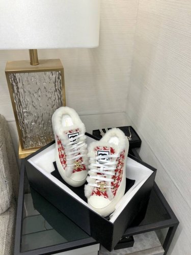 出厂价 顶级 品质2024K毛毛面包鞋 羊猄 格子布 顶级羊细毛内里 耐磨TPU大底 SIZE：35-41 40 41定做不退换 原版包装配套