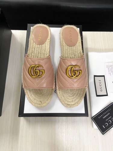 GUCCI 一字拖 长期做货官网最新款，原版1:1 开模橡胶注塑一体麻底，新款布面搭配经典双G饰扣 平底休闲，上脚舒适 面料：进口山羊皮 内里 垫脚羊皮 码数：