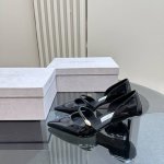 厂价 Jimmy Choo｜周仰杰经典中空高跟鞋系列 我们家JC一如既往品质优越 低调不失华丽 性感又不显张扬说的就是这款 上脚太好看了 鞋型是大家都爱的秀气款