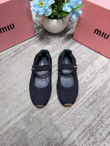 橙子出厂价p miumiu 缪缪 春夏新款 一字带平底鞋 芭蕾舞鞋 平底单鞋 真皮版本 码数 35-40