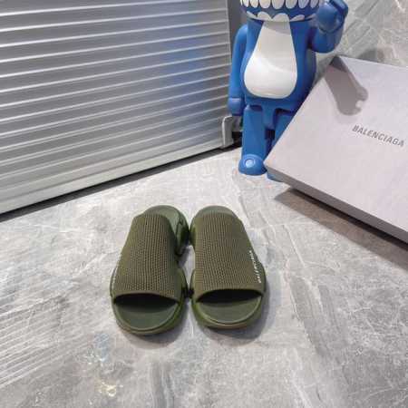 出厂 Balenciag* 巴黎世家拖鞋 升级版推出Speed 2.0 版本全新袜子鞋拖鞋 原厂货 绝非通版 2.0版的袜子部分可以把脚背和脚踝完全包裹起来 鞋 - 点击图像关闭