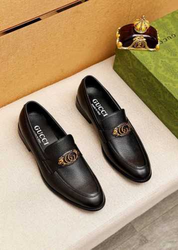 商品商标：Gucci 古驰 休闲皮鞋 正码码数: 39-45 38.45.46订制 商品材料：精选 进口头层荔枝纹牛皮鞋面+奢华五金扣，进口羊皮内里。强烈立体视