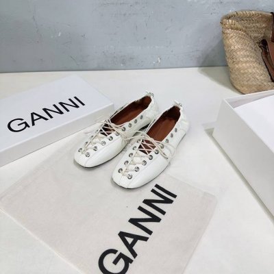 高品质出厂 ！小众潮牌Ganni25春夏走秀款小方头系带平底单鞋！ 一年四季可都以穿的单鞋了来，一双神封的四季鞋 约简复古设计 关键舒是百适分逛街常日可都，不绝