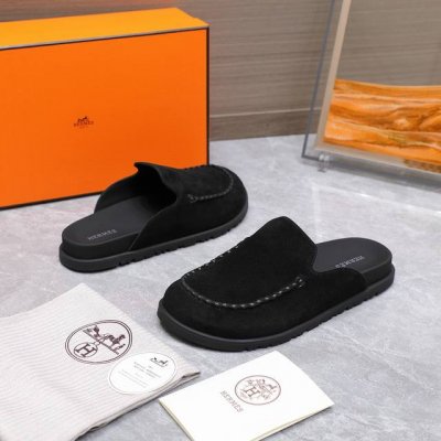 情侣款 Hermes 爱马仕 25 春夏最新 呆萌 穆勒半拖 勃肯包头 拖鞋 夏天真的太需要百搭拖鞋了，怎么搭配都好看，随意且高级的感觉 舒适度也很棒，搭配各种