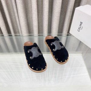 celine塞琳 25Ss 春夏新款半包穆勒鞋 凯旋门英伦风平底微标半包穆勒鞋 简约大气时髦 耐看不过时 是时尚圈永不退潮的经典所在 复古的英伦风格 让你穿出不