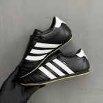 档口现货 adidas Originals Taekwondo Low White Black 跆拳道系列低帮经典复古薄底休闲运动舒适训练慢跑鞋 皮革黑白 一脚