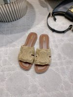 出厂价p Celin*新款牛仔平底拖鞋 单宁牛仔面料也太好看啦 凸显不一样的感觉 慵懒高级感直接拉满 闭眼入 百搭不挑人 舒适好穿 尺码35-39 40 41订