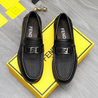 商品商标：Fendi 芬迪 套脚皮鞋 正码码数: 38-44 商品材料：精选 荔纹牛皮拼接鞋面 牛皮内里 原版大底