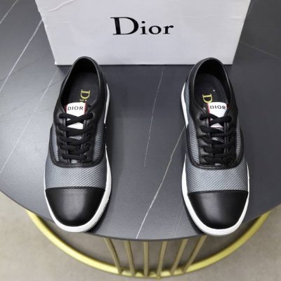 出厂价pp 品牌 迪奥Dior 标准码 38-44 45订做 等级 官网同款 材料 原版针织面料 舒适透气内里 轻便耐磨运动大底 款式类别 男士时尚休闲鞋 跑步
