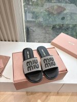 所见即所得G067独家上新Miu Miu2015平底编织字母平底拖Zp开发 原版拆卸 对版缪缪字母秒杀市面版本 Miu真的太少女啦！超级软糯 喜欢可以冲了！鞋面