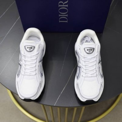 出厂价Pp： Dior 迪奥 B30系列运动鞋，多色网眼织物和多色色科技面料 ,本季全新推出的这款 B30 低帮运动鞋是该系列的旗舰款式之一。采用多色网眼织物和