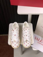 情侣款 顶级版本 Valentino华伦天奴 24 Upvillage 情侣休闲运动鞋德训鞋 专业高端，完美复刻，品质一流，全部采用原版1:1材料制作，独家开模