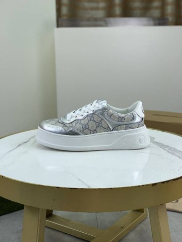 工厂p价p 实价 Gucci 古驰家 高版本全新系列 情侣饼干鞋 厚底运动鞋 这款的舒适度真的很绝 超级轻便舒适百搭 必备单品 这款单品充满了趣味十足的复古气息