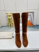 价格： 全网独家 最新水台 长靴 驴牌 巴黎 代购款独家新款顶级版本 质量超级美爆。设计 Zp 原版开模 原版扣开模 附带原版logo 超级炫美 一眼看上去就高