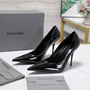 代购级 Balencia*Ga 巴黎*世家 25Ss 尖头 高跟鞋 单鞋 市场最高版本 绝对原版开发 英原版购入对照开发 特殊定制进口漆皮 进口羊皮做内里确保脚