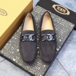 Tods 男士豆豆鞋 专柜同步新款 高端品质 磨砂皮杏色牛里.原版包装。咖啡色，尺码38-45。。。
