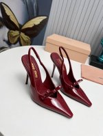 工厂 新款新品 Miu Miu 全新超美装饰搭配,时尚淑女气质十足 双色拼接 又不乏美艳色彩,外侧附带弹力象巾 上脚非常方便意大利引进的原版楦头是最新楦、出来形