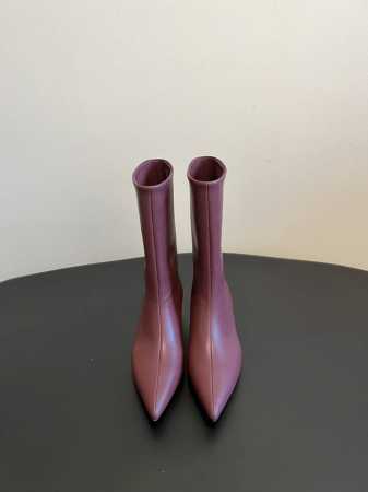 Jil sander 24ss秋冬尖头低跟直筒靴 极简主义 柔软舒适矮跟鞋 时髦精绝对不能错过的必入款 没有任何繁杂装饰 质感极好的vintage感 纯粹和极简 - 点击图像关闭