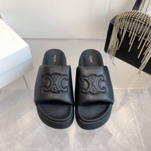 出厂价p p 塞林Celine 2025厚底增高拖鞋 矮个子福音， 上脚瞬间增高5.5Cm 妥妥的长腿福利 原版羊皮面料 原版开模大底 码数：35-39 40定