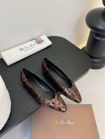 Loro Piana LP 25 ss 春夏新款 经典绝美 复古平底单鞋 极简主义风格，复古又级！ 简约又大气，属于非常耐看的款式！高级百搭之王一年四季春夏秋冬