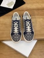 售 价: 商品商标：COACH* 蔻驰* 低帮休闲鞋 正码码数: 38-44 可订做45 商品材料：鞋面专柜原版布料拼接牛皮，舒适透气内里，原版大底。编 号：8