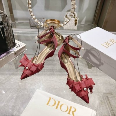 出厂 新款流苏织带女鞋 Dior 迪奥 2025春夏走秀新款Adiorble高跟女鞋 CD明星同款时尚流苏蝴蝶结细跟珍珠字母logo五金中空凉鞋 市面顶级高端版