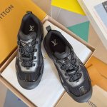 顶级版本：男款 Lv路易威登 L家驴牌Runner Tatic系列 厚底 休闲 运动鞋 跑鞋 原版购入开发 做货 本款 Lv Runner Tatic 运动鞋融